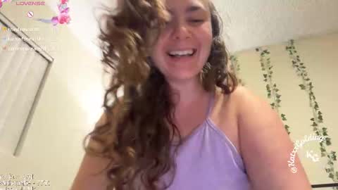 Snapshot of katxxgolding chatting on October 12, 1:41 am Princesse Kat online show from October 12, 1:41 am