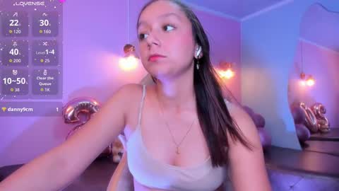Snapshot of katy_sweet19 chatting on September 18, 7:01 pm Katy online show from September 18, 7:01 pm