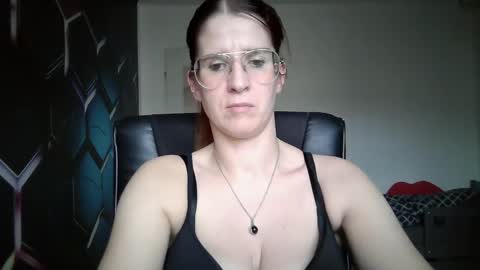 Snapshot of kayalips chatting on September 28, 2:11 pm KayaLips online show from September 28, 2:11 pm