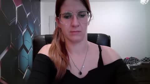 Snapshot of kayalips chatting on October 3, 3:28 pm KayaLips online show from October 3, 3:28 pm