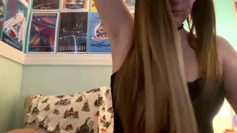 Kay online show from March 3, 9:12 pm