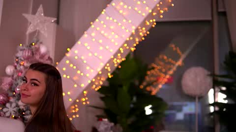 kaylabray online show from December 15, 5:01 am