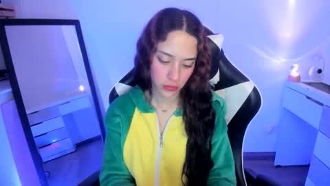 kaylie online show from June 11, 9:28 am