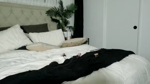 Keelie xx online show from July 28, 2:13 pm