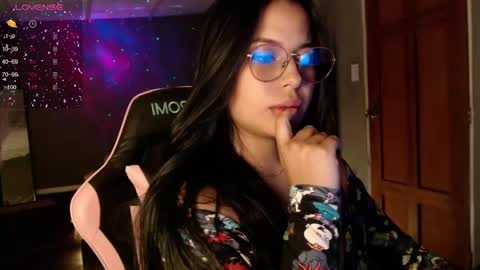 Kimk online show from September 23, 7:45 pm