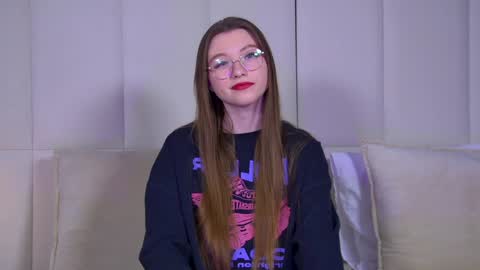 Keira online show from February 5, 6:37 pm