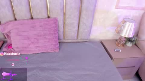 keirahartz online show from December 22, 4:37 am