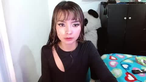 annie rosse16 online show from April 15, 9:37 pm