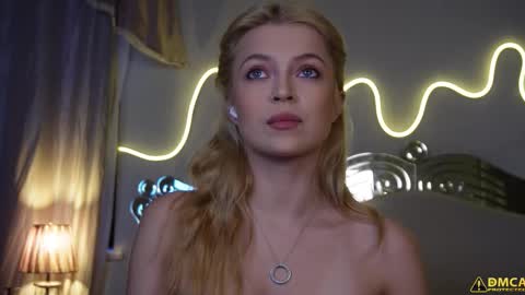 kelly_peachpiee online show from November 10, 5:24 am