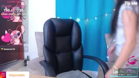 Snapshot of kelly_richardson1 chatting on September 28, 2:51 am elena online show from September 28, 2:51 am