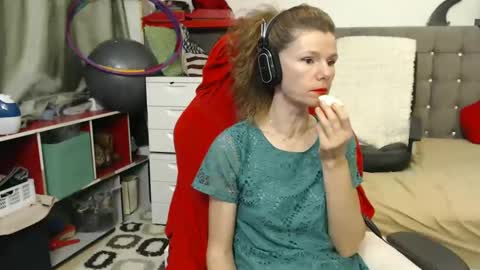 kelly online show from March 7, 10:21 pm