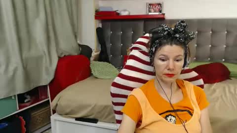 kelly online show from December 13, 7:53 pm