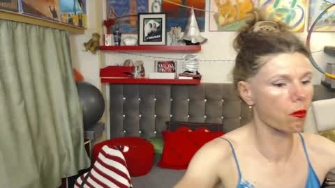 kelly online show from July 13, 9:04 pm