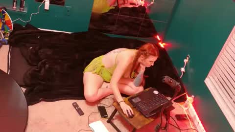 Kelly Payne online show from March 26, 12:02 am