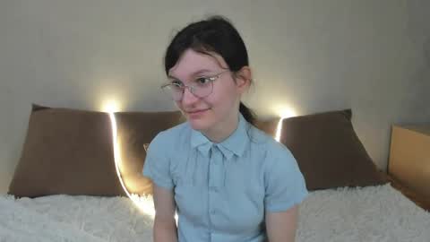 Kelsirabenold online show from March 31, 6:13 am