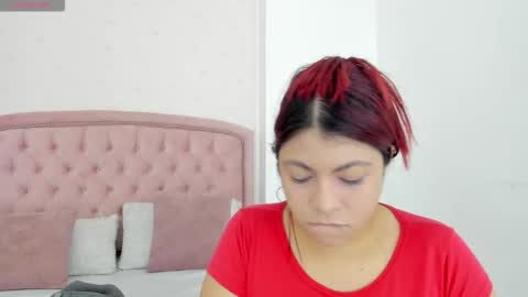 Kendall online show from November 25, 7:43 am