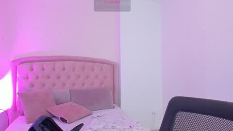 Kendall online show from February 13, 8:16 am