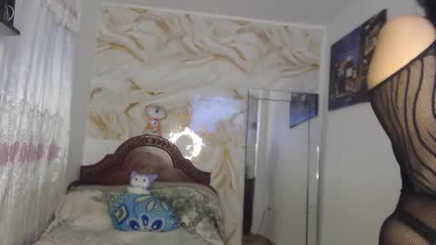 kendall  online show from February 1, 1:20 pm