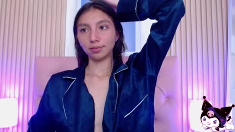 Snapshot of kendall_saenz chatting on December 20, 8:01 pm kendall_saenz online show from December 20, 8:01 pm
