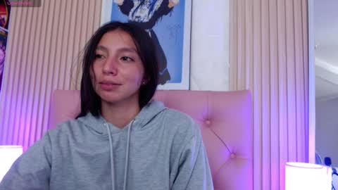 Snapshot of kendall_saenz chatting on December 27, 8:39 pm kendall_saenz online show from December 27, 8:39 pm
