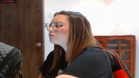 kendall online show from December 30, 4:20 am