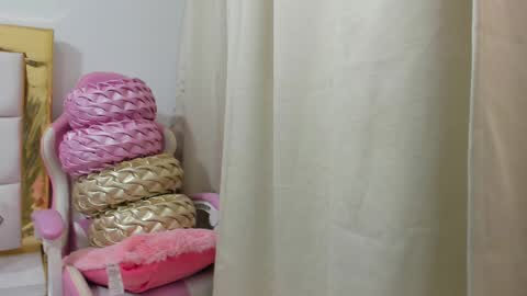 Kendal  online show from March 3, 1:26 pm