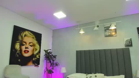 Kendra London online show from July 8, 11:34 am