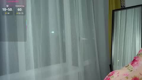 Snapshot of kendraedger chatting on October 7, 6:12 pm Kira online show from October 7, 6:12 pm