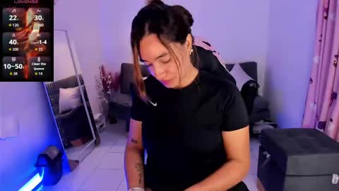 Snapshot of kennawells_ chatting on September 15, 10:06 pm kenna online show from September 15, 10:06 pm
