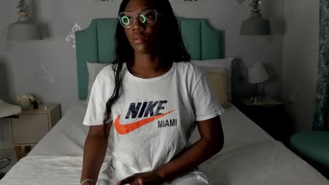 Snapshot of kentha_mitchells chatting on January 8, 10:48 am kentha_mitchells online show from January 8, 10:48 am