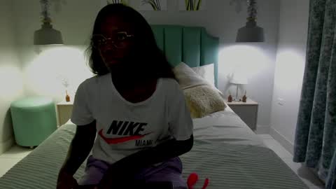 Snapshot of kentha_mitchells chatting on February 3, 10:25 am kentha_mitchells online show from February 3, 10:25 am