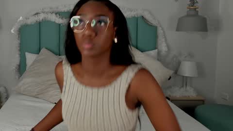 Snapshot of kentha_mitchells chatting on December 18, 10:40 am kentha_mitchells online show from December 18, 10:40 am