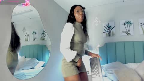 Snapshot of kentha_mitchells chatting on February 6, 9:53 am kentha_mitchells online show from February 6, 9:53 am