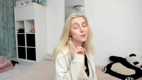 Kenzie online show from May 18, 4:24 pm