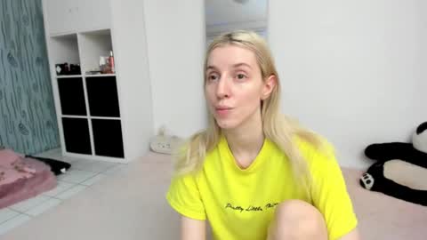 Kenzie online show from July 5, 1:39 pm