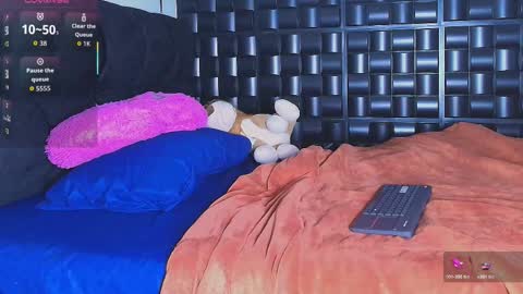 KESHA online show from December 23, 7:12 am