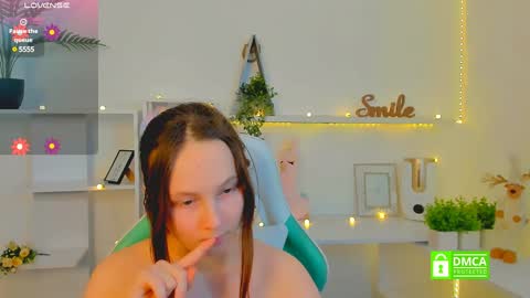 Snapshot of ketrin_n_ chatting on February 6, 10:47 am Ketrin online show from February 6, 10:47 am