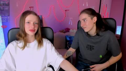 khloebeauty online show from April 4, 7:13 pm