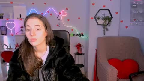 khloebeauty online show from April 9, 7:19 pm