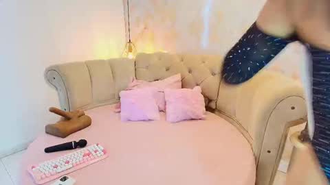Snapshot of khloeblake chatting on October 1, 5:34 am Khloe online show from October 1, 5:34 am