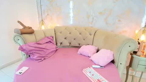 Khloe online show from November 13, 5:50 am