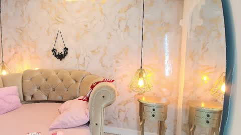 Khloe online show from October 28, 5:13 am