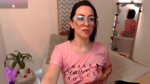 Kiara Bermont online show from November 14, 3:45 pm