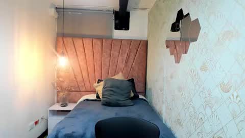 kiara Cruz online show from February 12, 8:43 pm