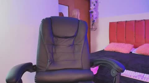 Snapshot of kiaraa88 chatting on October 20, 7:39 pm Valery online show from October 20, 7:39 pm