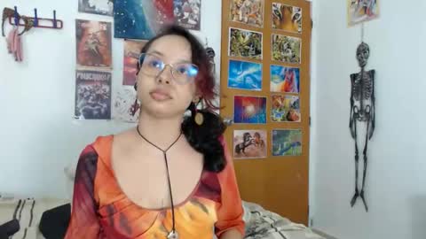 kiaralenon online show from November 6, 1:33 am