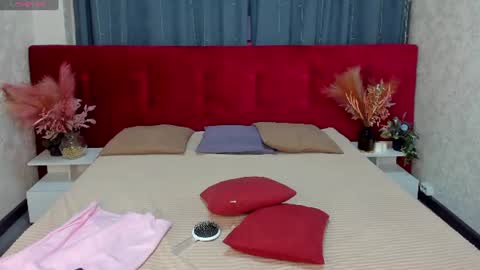 Kiki online show from July 5, 1:01 am