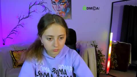 kiki_swan online show from September 29, 5:56 am