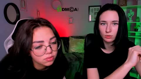 kiki_swan online show from March 11, 7:24 am