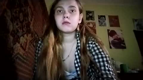 kikibang_ online show from October 28, 8:31 am